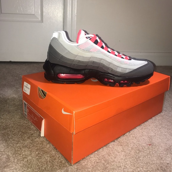 ❌Sold❌Air max 95 Solar Red - Picture 2 of 6